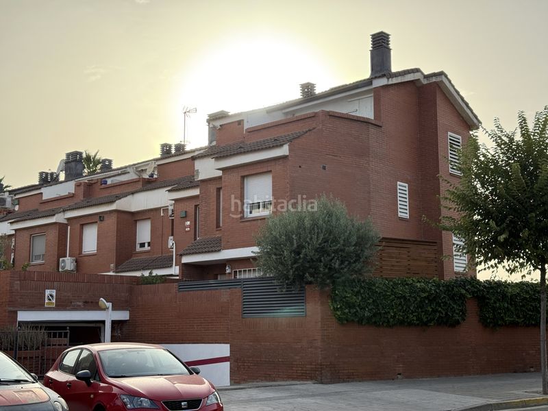 Foto 62dafcfb-0fa2-4659-9514-73501c8e0274. Casa amb calefacció aparcament a Centre Sant Joan Despí