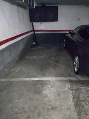 Aparcament cotxe a Passeig de fabra i puig 105. Plaza de garage amplia, en zona muy comercial al lado de la esta