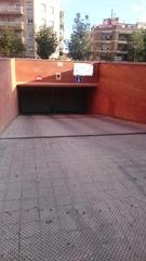 Aparcament cotxe a Avinguda de josep tarradellas i joan 239