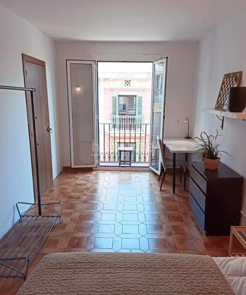 Foto e87dfd0b-603c-4837-9f50-bb0187673d41. Piso se vende piso en uno de los barrios mas emblematicos en Barcelona