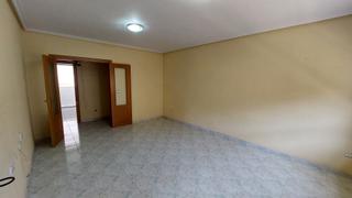Pis a Calle doctor fleming 8. Piso en el centro de los ramos