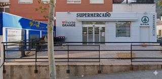 Local Comercial en Avenida huerto san blas 37. Venta de supermercado con sótano-garage y amplias terrazas