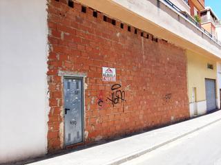 Local Comercial en Calle Claveles 8