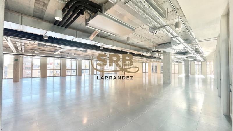 Foto 66d7ede8-24ea-446e-91a5-fa46b74e0799. Location bureau avec chauffage parking dans Poblenou Barcelona