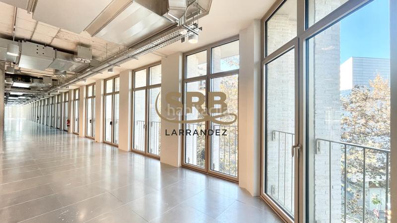 Foto 3a661d67-1f97-4221-b6d1-bd8b1912bc45. Rent office space with heating parking in Poblenou Barcelona