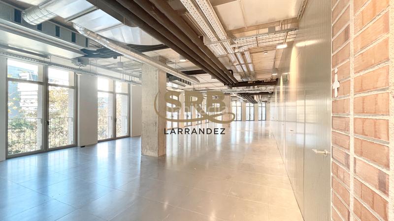 Foto ea087d51-4159-412d-9efc-127db4be9870. Rent office space with heating parking in Poblenou Barcelona