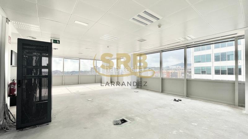 Foto f59fa83c-d4a1-40d6-87d2-d8ec71bf5e54. Miete büro mit heizung parking in Hostafrancs Barcelona