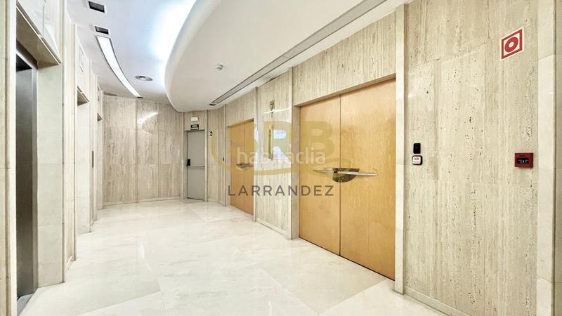 Foto 4c24f14c-2a6e-4b3f-bd87-f0ba6b81ea5e. Rent office space with heating parking in Hostafrancs Barcelona