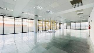 Location Bureau  Avinguda de la via augusta. Oficina diáfana, con mucha luz natural y excelentes vistas en sa