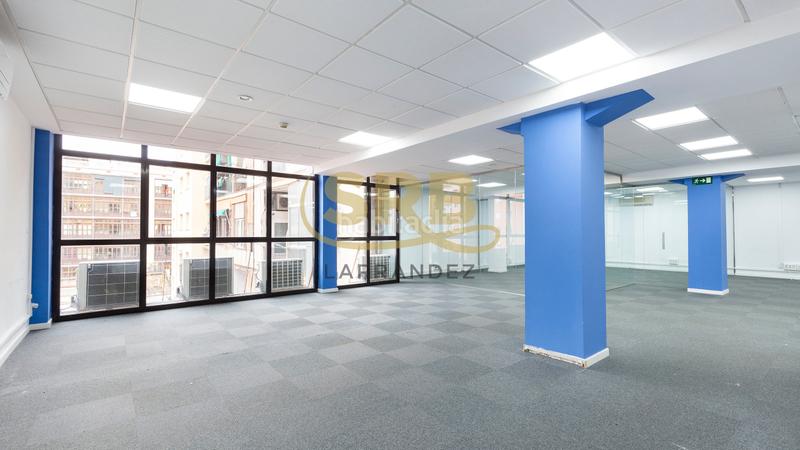 Foto 6ad68484-d327-4067-afa3-6d13e04e3860. Rent office space with heating in Sant Antoni Barcelona