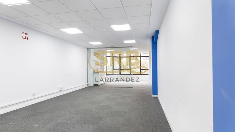 Foto 7ee3e128-c0b8-4129-aeff-a58f6a649258. Rent office space with heating in Sant Antoni Barcelona