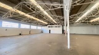 Lloguer Nau industrial  Carrer de juan de la cierva. Nave con muelle de carga, patio y oficinas, que se entregará tot