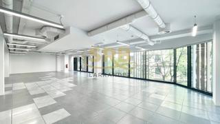 Lloguer Oficina  Carrer de balmes. Oficinas difáfanas y muy luminosas, en pleno centro de barcelona