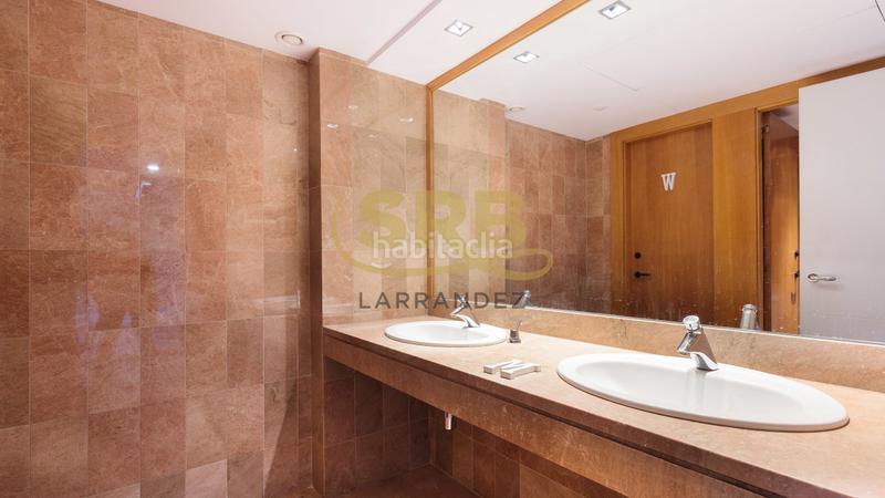 Foto 0a279763-b3ac-48ec-b594-004188b28440. Rent office space with heating parking in La Nova Esquerra de l´Eixample Barcelona