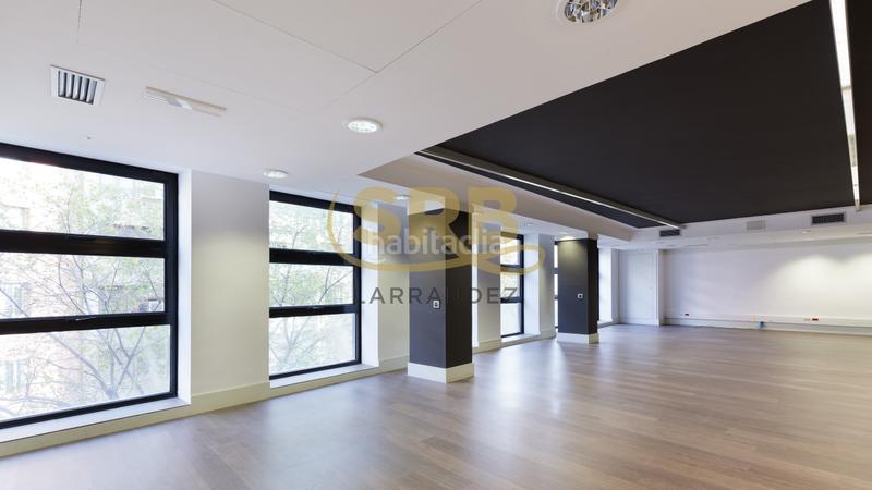 Foto 0be2249b-f96b-4204-9fd3-05709073ae0e. Rent office space with heating parking in La Nova Esquerra de l´Eixample Barcelona