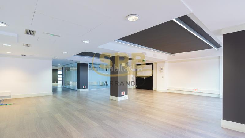 Foto 34a5d740-8fe6-4ddf-9b5b-762d6aab94a6. Rent office space with heating parking in La Nova Esquerra de l´Eixample Barcelona