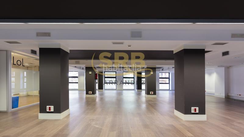 Foto 5367683f-0cd3-454e-a2e3-b819e5fa5a75. Rent office space with heating parking in La Nova Esquerra de l´Eixample Barcelona