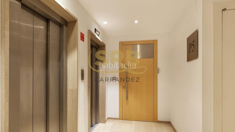 Foto de0ddbe9-5341-4a81-9a54-be0f5dc41186. Lloguer oficina amb calefacció aparcament a Sant Ramon - Maternitat Barcelona