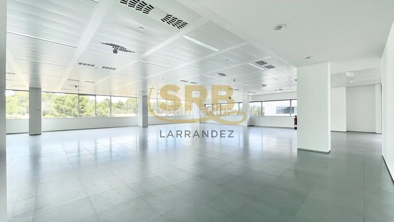 Foto 2552cf5c-2e2d-44f3-b657-561fa0e7bdd9. Lloguer oficina amb calefacció aparcament a Volpelleres Sant Cugat del Vallès