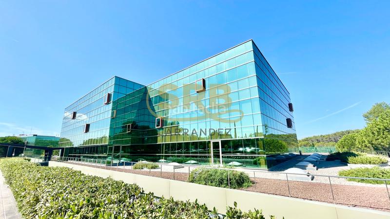 Foto fa5d97bf-ccb2-43b2-8e60-c8a0f6ff12b1. Alquiler oficina varias superficies disponibles en can sant joan, en Sant Cugat del Vallès