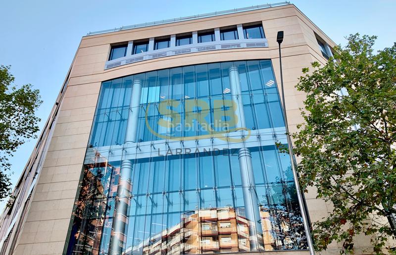 Foto 4c5fe1f6-87f4-406c-98ff-fdc1be380364. Location bureau avec chauffage parking dans Sants Barcelona