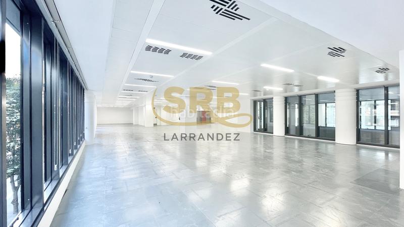 Foto 2dc94d6d-a58e-434a-a0a4-9b27f257e5df. Rent office space with heating parking in Sants Barcelona