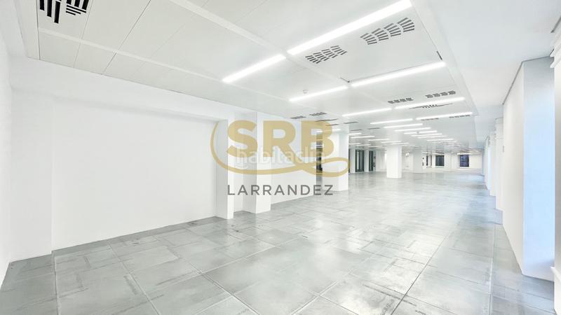 Foto c496adc1-c85e-479f-8cba-28507c5f11b2. Rent office space with heating parking in Sants Barcelona