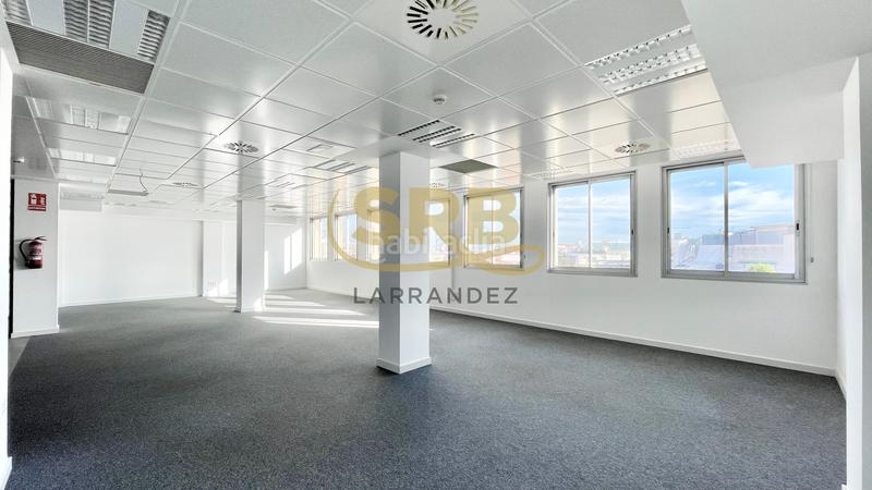 Foto 1299cef2-f87b-4a7a-b62d-c833dc85e5dd. Location bureau avec chauffage parking dans La Nova Esquerra de l´Eixample Barcelona