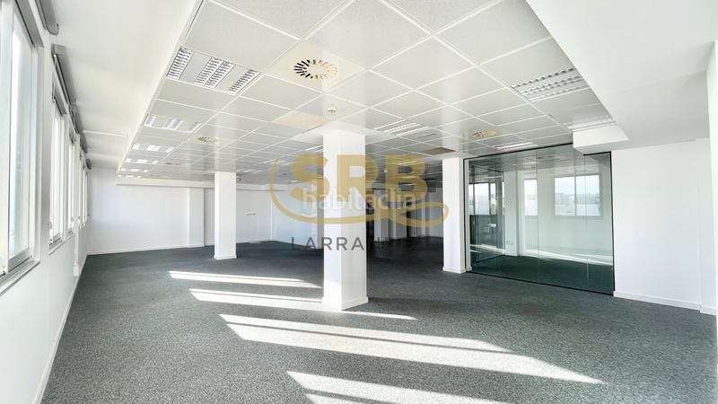 Foto 4e9bcfa7-9948-4961-abfb-5d35e557c168. Location bureau avec chauffage parking dans La Nova Esquerra de l´Eixample Barcelona