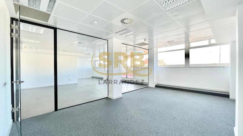 Foto 8b7a62d4-5949-4b59-b9e0-f52de40bf3c8. Location bureau avec chauffage parking dans La Nova Esquerra de l´Eixample Barcelona