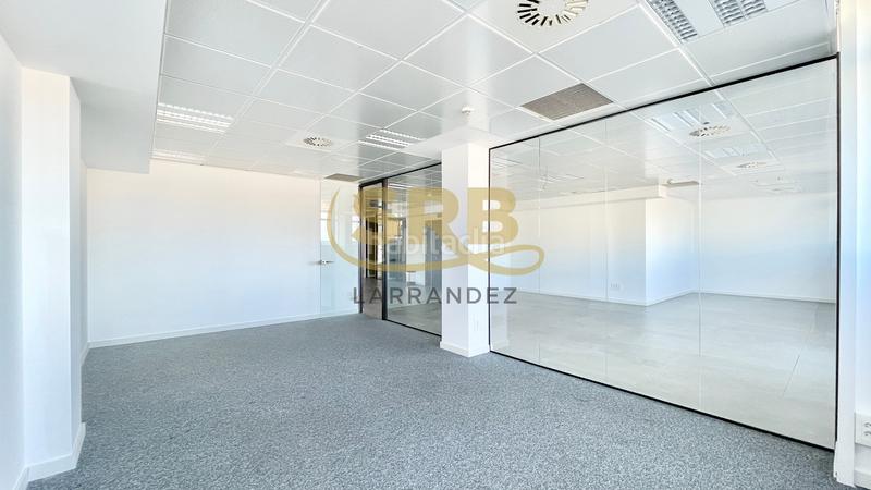 Foto 98e358b6-9766-42b8-9d20-0cdfbaf48a42. Location bureau avec chauffage parking dans La Nova Esquerra de l´Eixample Barcelona