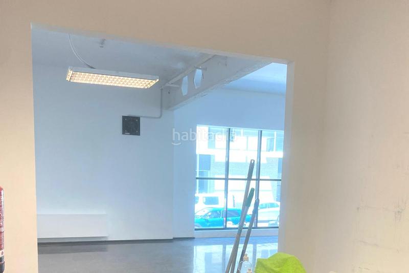 Foto 82b06ad6-fb43-4a14-b805-1467097596d0. Rent industrial building in Centre Hospitalet de Llobregat (L´)
