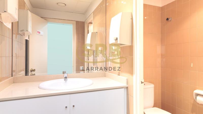 Foto df57d842-b759-4e0a-aed3-e26d49158231. Location bureau avec chauffage dans Barri de les Corts Barcelona