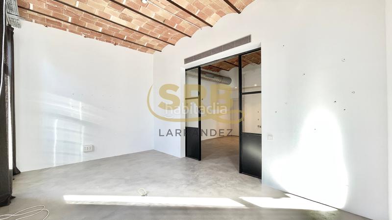 Foto af34718f-6eb2-47b6-8ac0-99ad8a364379. Rent office space with heating in Dreta de l´Eixample Barcelona
