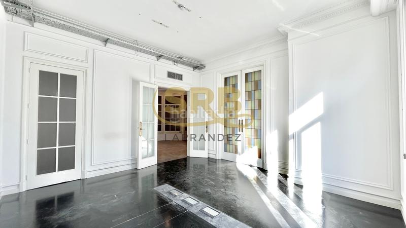 Foto f61a2722-9373-4fb7-a8ff-1fcefe2cc251. Rent office space with heating in Dreta de l´Eixample Barcelona