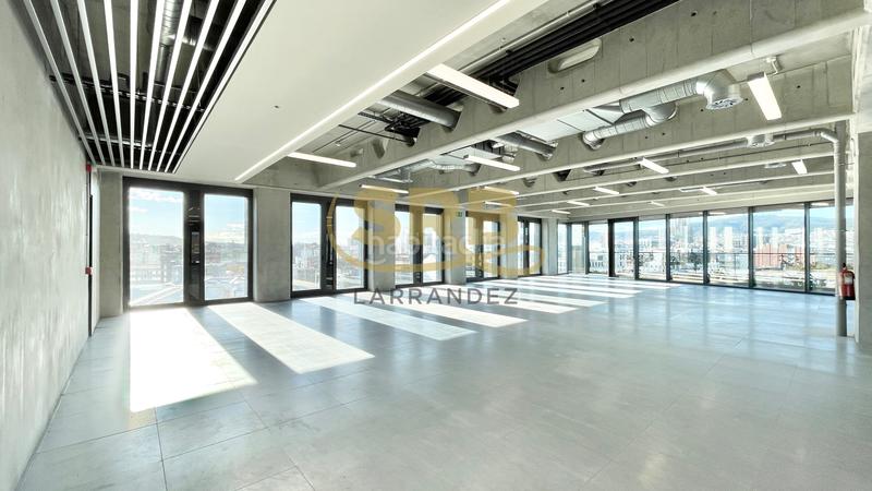 Foto 1179bd04-11d7-4a0c-8ce7-4704385a099e. Rent office space with heating parking in El Parc i la Llacuna del Poblenou Barcelona