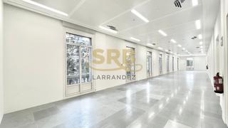 Lloguer Oficina  Avinguda diagonal. Oficina amplia y diáfana, muy luminosa, en plena avenida diagona