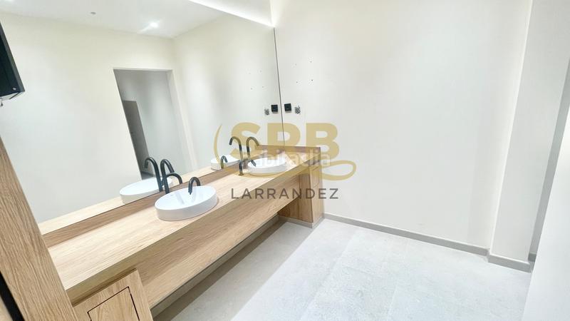 Foto 4cf84ec7-7d77-43ee-8a8f-8c4633539a04. Alquiler oficina  con terraza en 22@. muy luminosa y diáfana en Barcelona