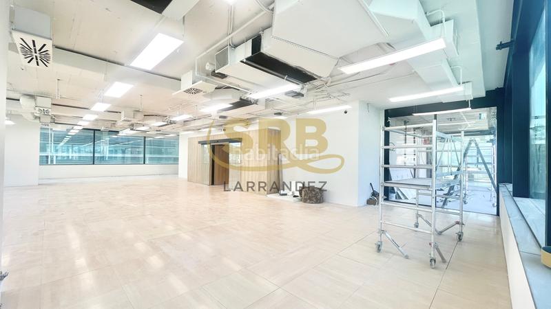 Foto 7dbb8b18-558c-4816-bfa0-f0a5f41684a6. Lloguer oficina amb calefacció aparcament a Provençals del Poblenou Barcelona