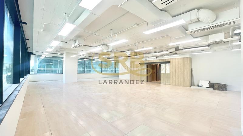 Foto 6cd5a98a-e79a-45d9-a491-3c9a8217ae85. Location bureau avec chauffage parking dans Provençals del Poblenou Barcelona