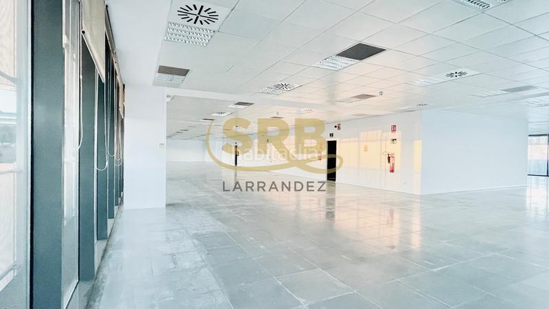 Foto 5a344d0f-a458-4cb6-b6c0-8969141237b4. Affitto ufficio con riscaldamento parcheggio in Volpelleres Sant Cugat del Vallès