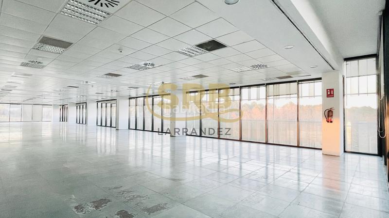 Foto 5e144110-587c-4a7b-82f6-58a0a06f66dc. Affitto ufficio con riscaldamento parcheggio in Volpelleres Sant Cugat del Vallès