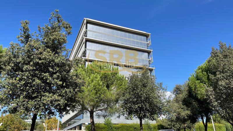 Foto 8681d4ff-677a-4efd-a6f2-d5543b3675a1. Alquiler oficina  muy luminosa, de superficie diáfana, en Sant Cugat del Vallès