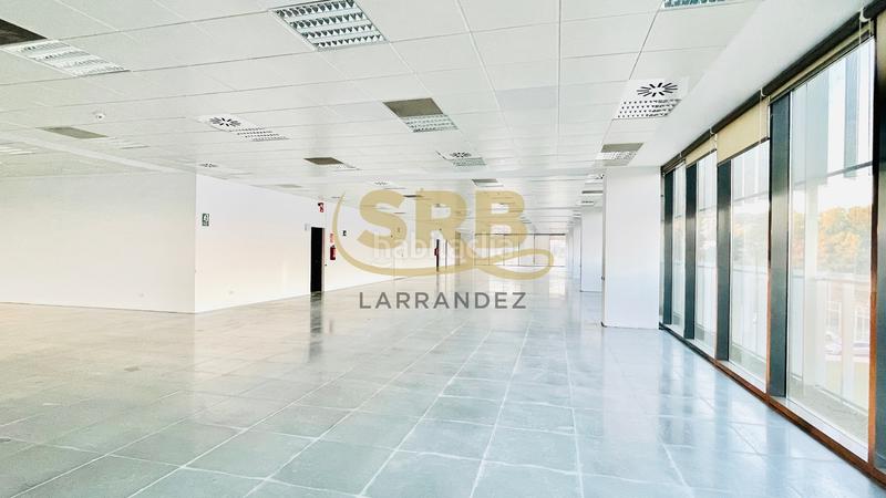 Foto 20cbdf4d-48ce-4c18-8993-fb1758296e7c. Lloguer oficina amb calefacció aparcament a Volpelleres Sant Cugat del Vallès