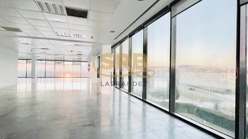 Foto 3e2355bf-b6b5-4db4-b58e-1fcf21f180a5. Lloguer oficina amb calefacció aparcament a Volpelleres Sant Cugat del Vallès