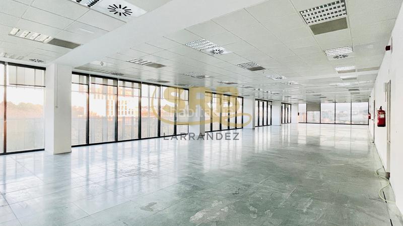 Foto a7d176a0-4ef1-4782-bd12-ddc217bbe91f. Lloguer oficina amb calefacció aparcament a Volpelleres Sant Cugat del Vallès