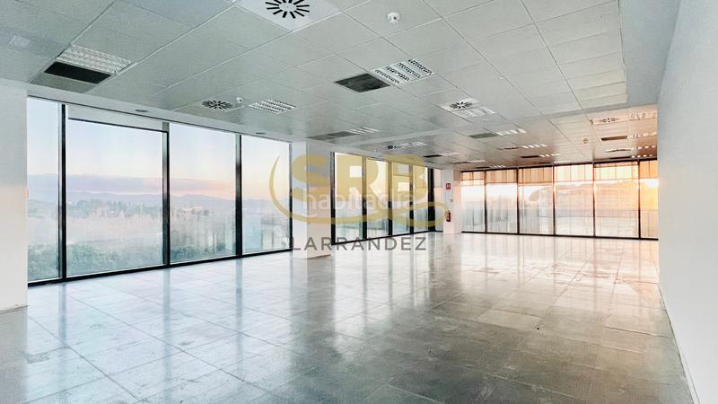 Foto fa46329f-e737-4a01-af0c-a6c4251d34d2. Lloguer oficina amb calefacció aparcament a Volpelleres Sant Cugat del Vallès