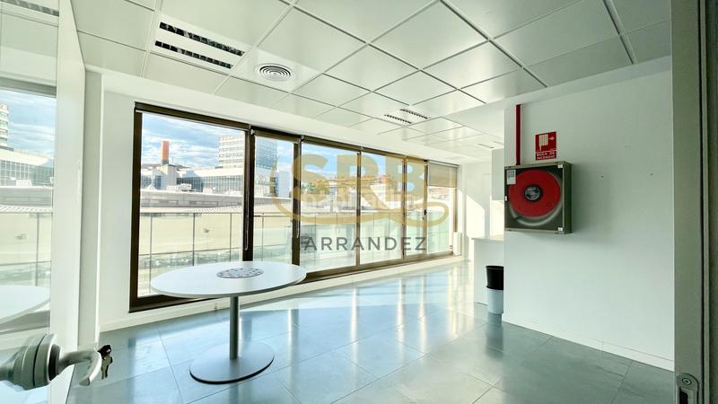 Foto 218afc56-b8f3-40f9-91d3-7a020b0b93c5. Affitto ufficio con riscaldamento parcheggio in El Parc i la Llacuna del Poblenou Barcelona