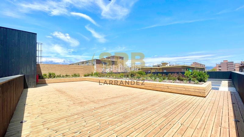 Foto 07052d9b-43dc-405e-8564-5382ed58bfe4. Rent office space with heating parking in Besòs - Maresme Barcelona