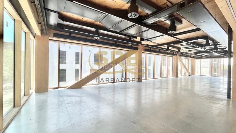 Foto 43d67957-7fd5-489b-a57f-0078564207fe. Location bureau avec chauffage parking dans Besòs - Maresme Barcelona